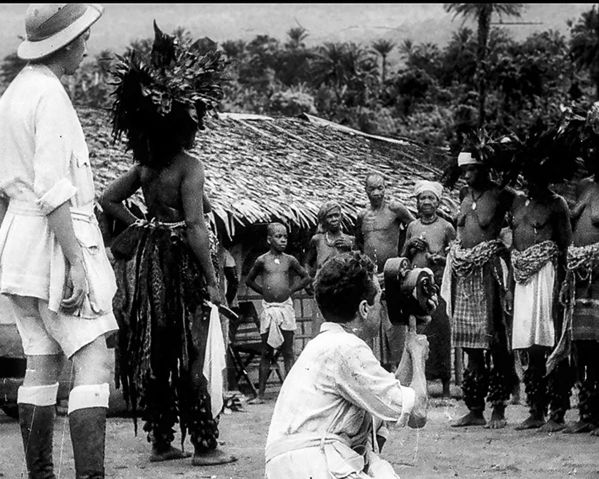 10_mbini_cazadores_de_imagenes_guinea_africa_cine_colonial_motion_design_filmmaker_alex_guimera_guime